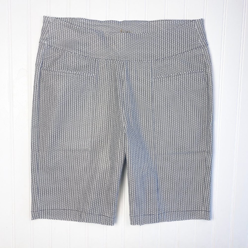 [NWT] Nancy Lopez Black/White Pully Golf Short | Size 10